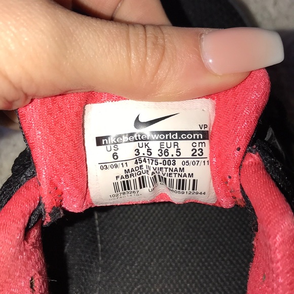 Shoes - Picture 4 of 5